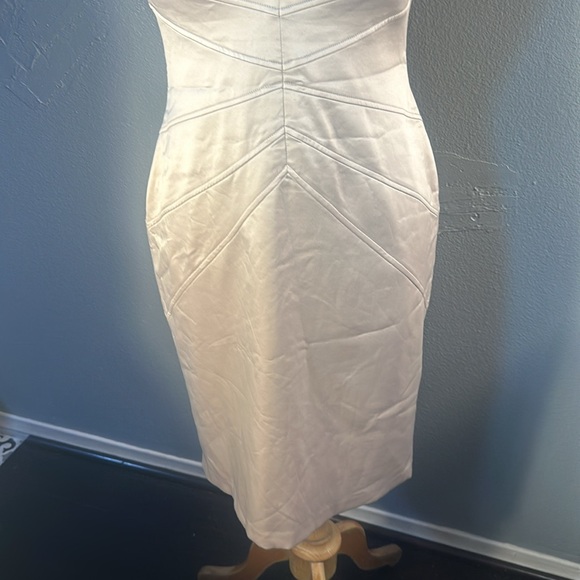 Shiny cream dress by jessica Simpson Size 8 - Picture 3 of 8